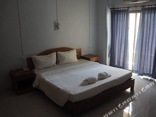 Фото Ritzy House Hotel