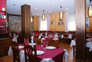 Albergue Cueva de Valporquero (Comunidad Autónoma de Castilla y León, León, Carretera León Collanzo, 11), hotel