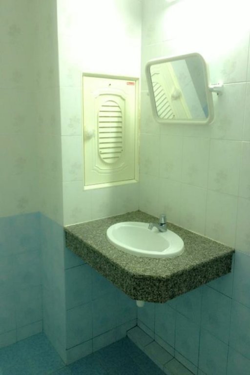 Фото Amarin Grand Hotel