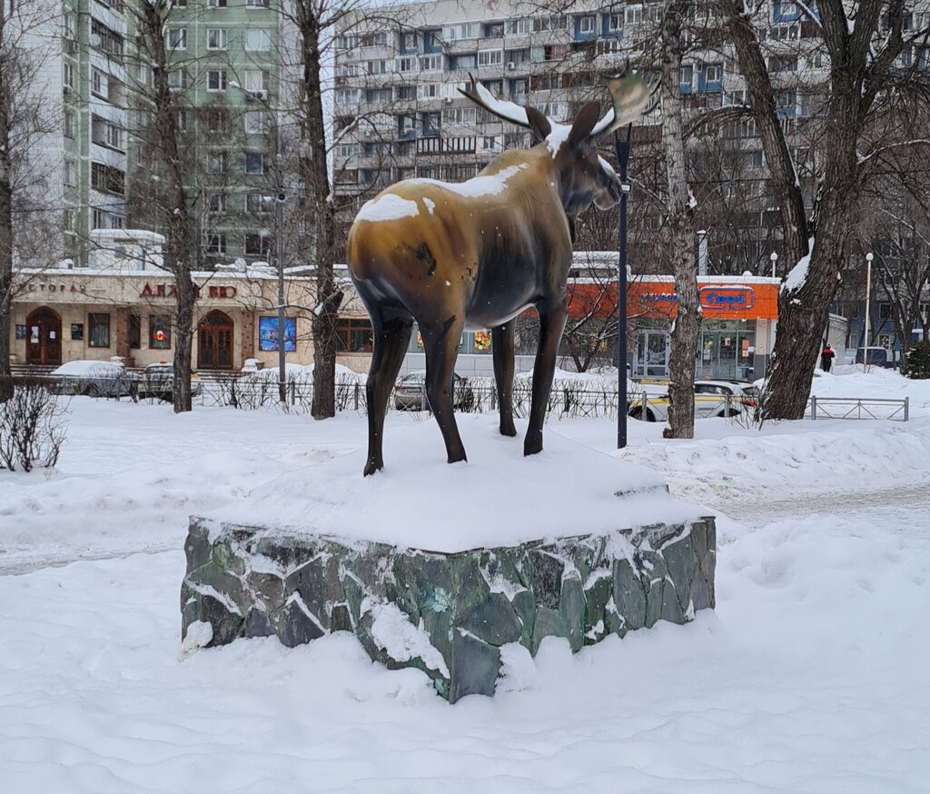 Жанровая скульптура Скульптура Лось, Москва, фото