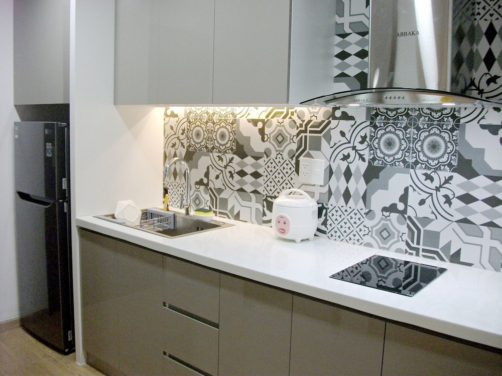 Фото Five Star Studio Apartment Near Airport