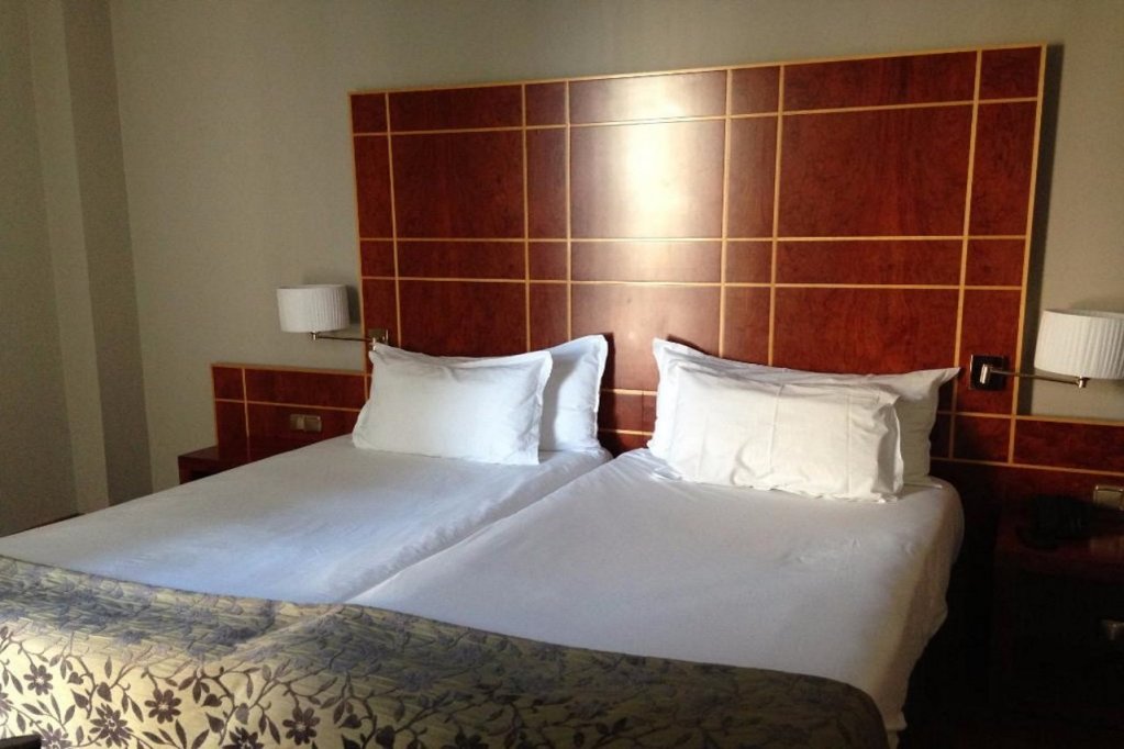 Фото Apartamentos Sabinas Zaragoza Centro