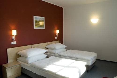 Фото Hotel Chvalska Tvrz