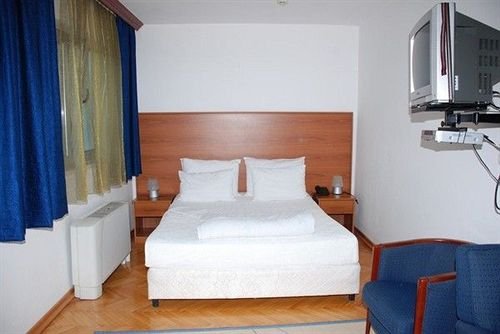 Фото Hotel Ambasador