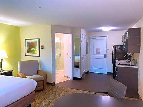 Фото Candlewood Suites Belle Vernon, an Ihg Hotel
