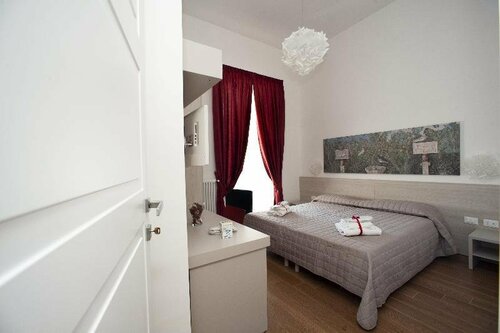 Гостиница Italia Apartment Orto Botanic Garden в Неаполе