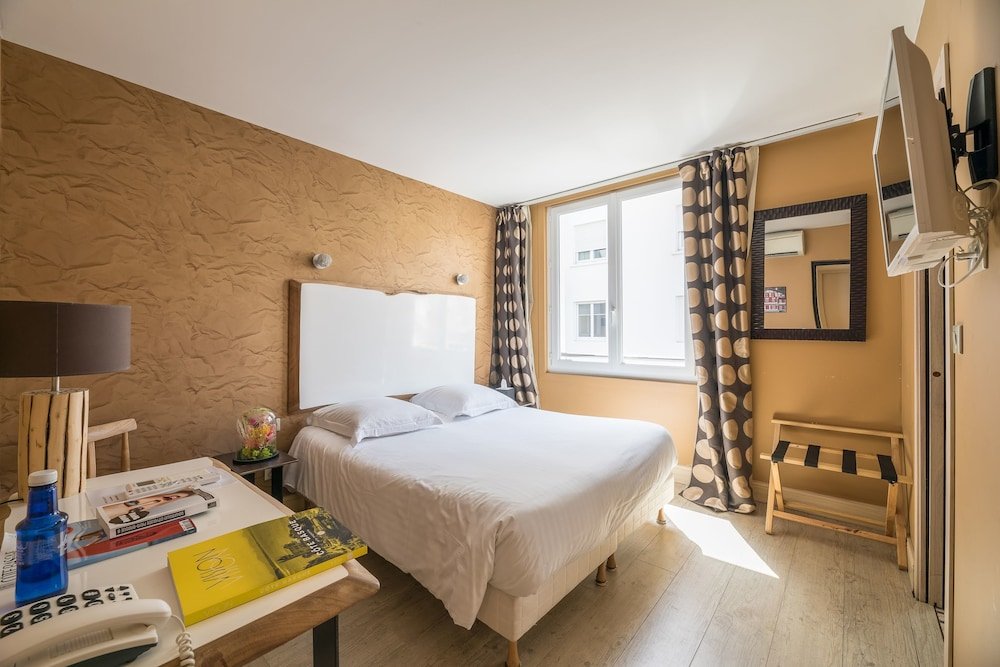 Фото Hôtel Cosmopolitain