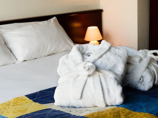 Фото Brit Hotel Saint Brieuc