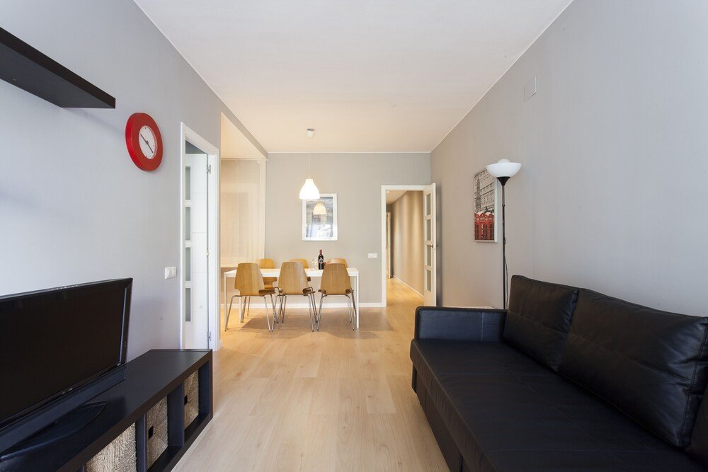 Фото Hotel Sagrada Familia Apartments