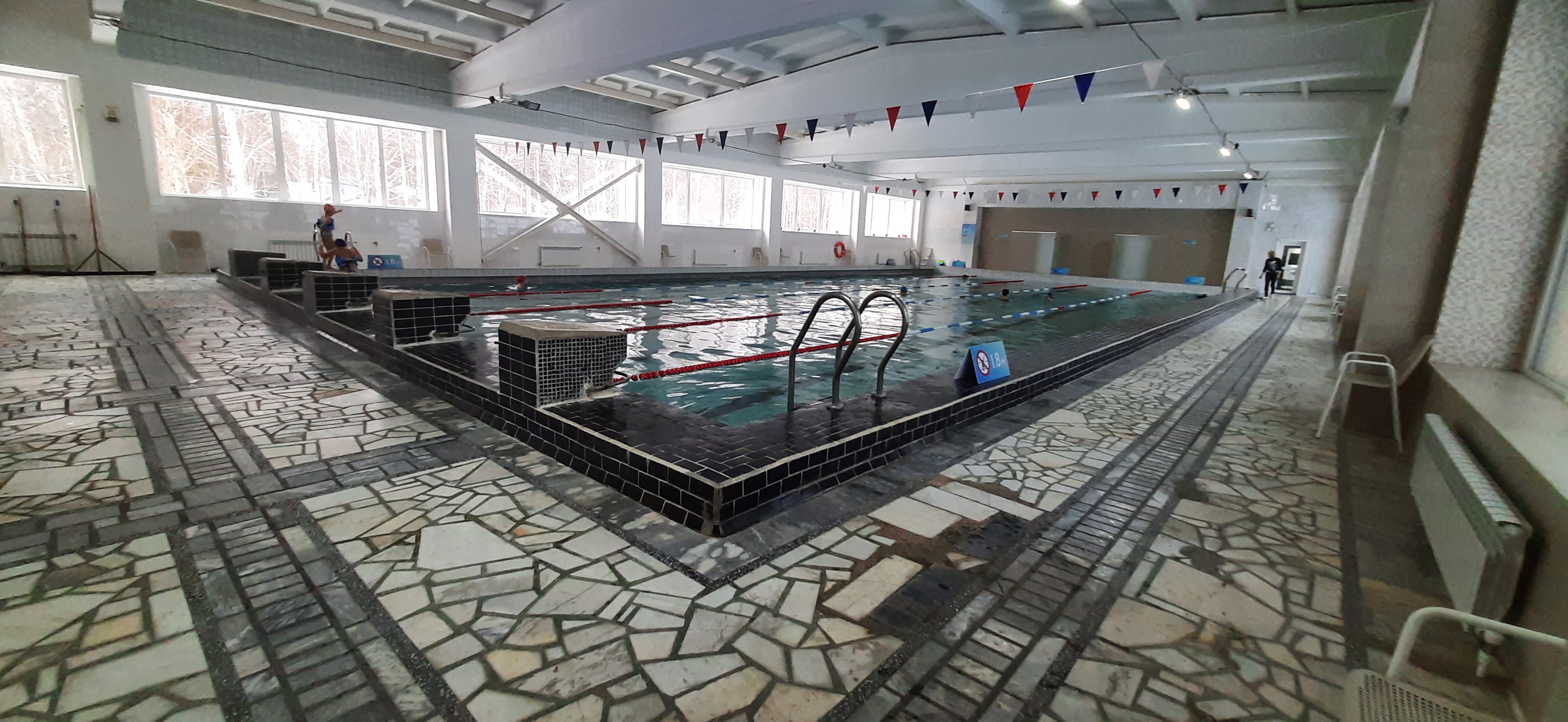 Фото Хрустальная, территория семейного отдыха