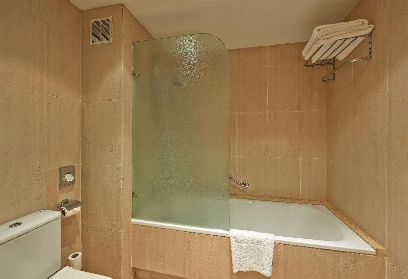 Фото Nh Ciutat de Reus