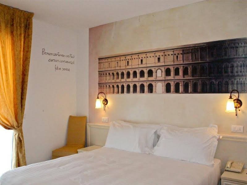 Фото Hotel Sovrana & Re Aqva SPA