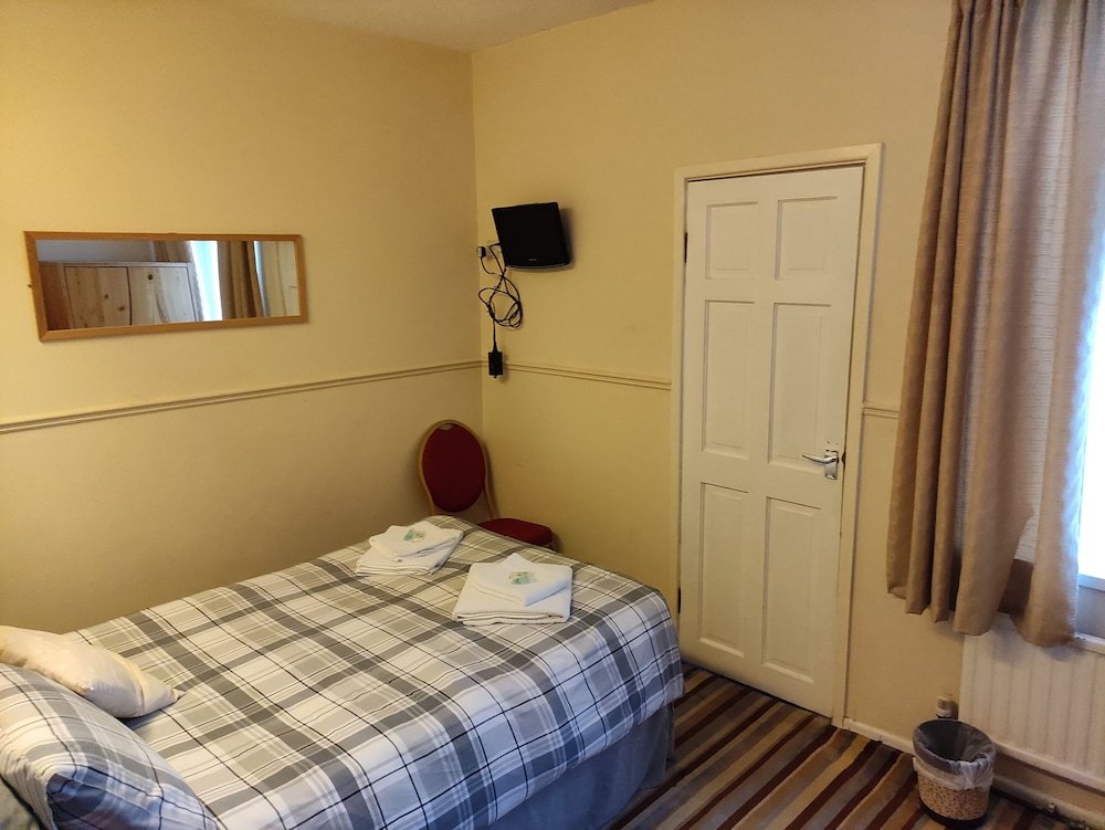 Фото The Brentwood Hotel