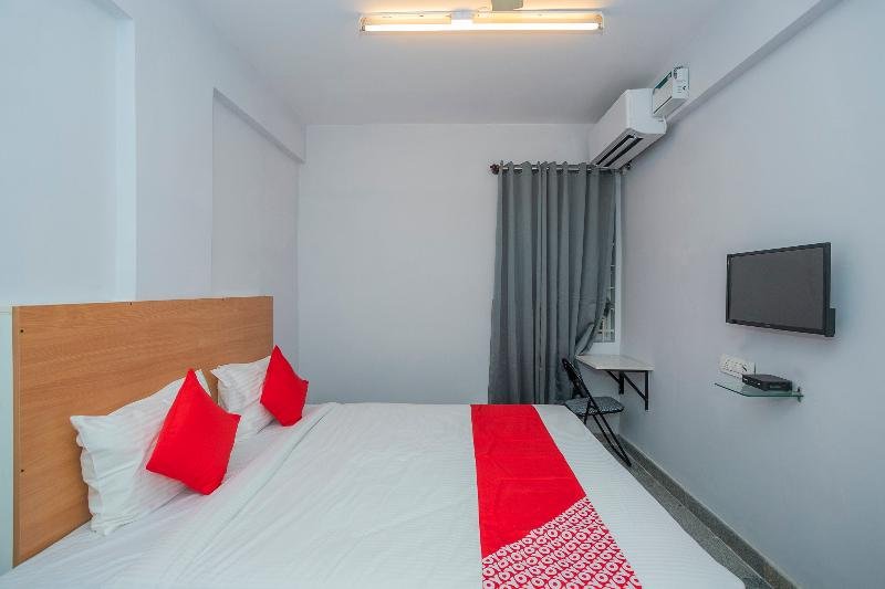 Фото Spot On 49477 Hotel Galaxy