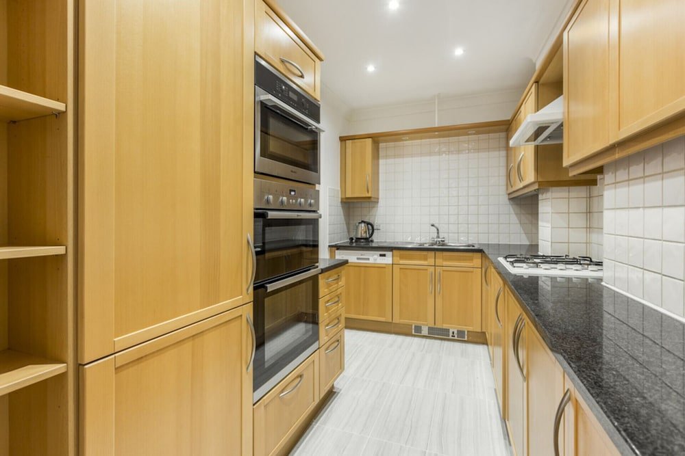Фото Quiet Elegant 2 Beds 2 Bath Trafalgar Square