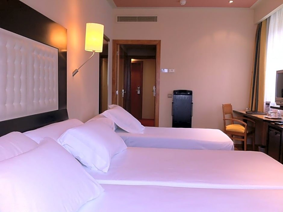 Фото Abba Burgos Hotel