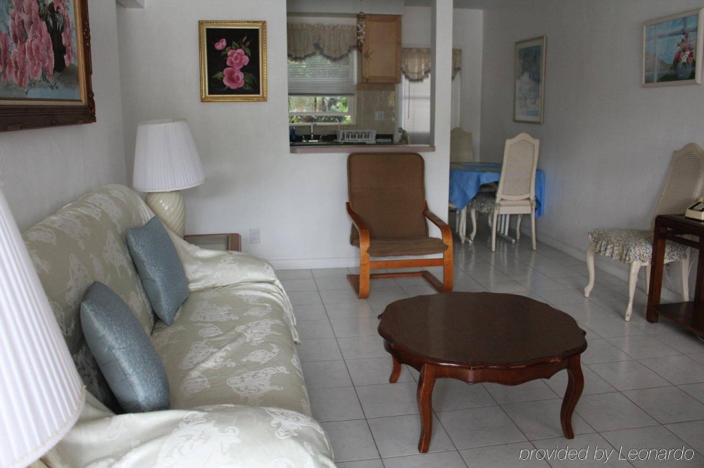 Фото Breakaway Inn