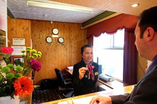 Гостиница Columbia Hotel & Restaurant