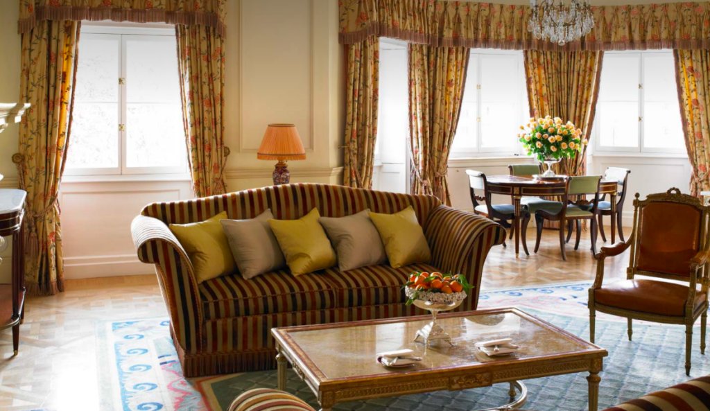 Фото The Ritz London