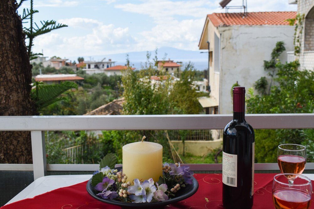 Фото Seaside Family Haven - Avia's Spacious Getaway