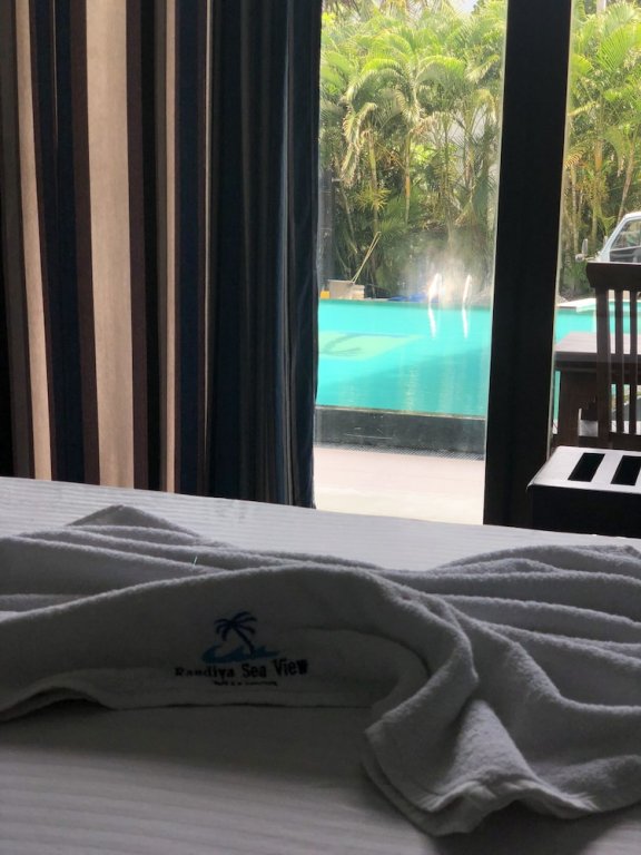 Фото Randiya Sea View Hotel