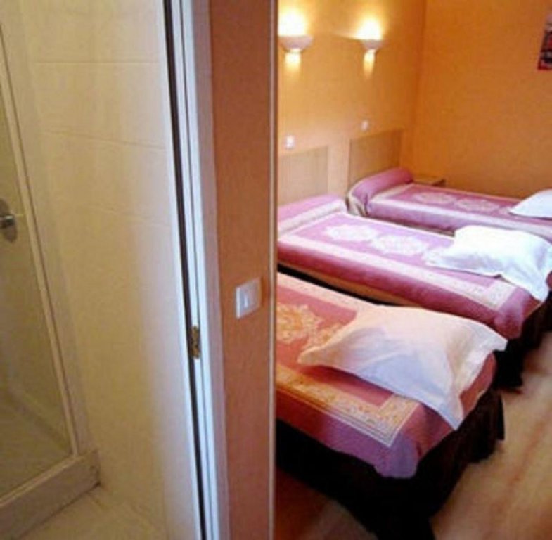 Фото Hipotel Paris Voltaire Bastille