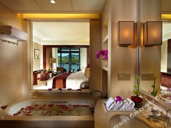 Фото New Century Resort Siming Lake Yuyao