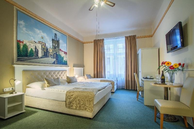 Фото Hotel Taurus