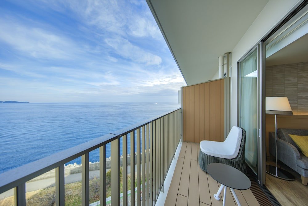 Фото Atami Korakuen Hotel