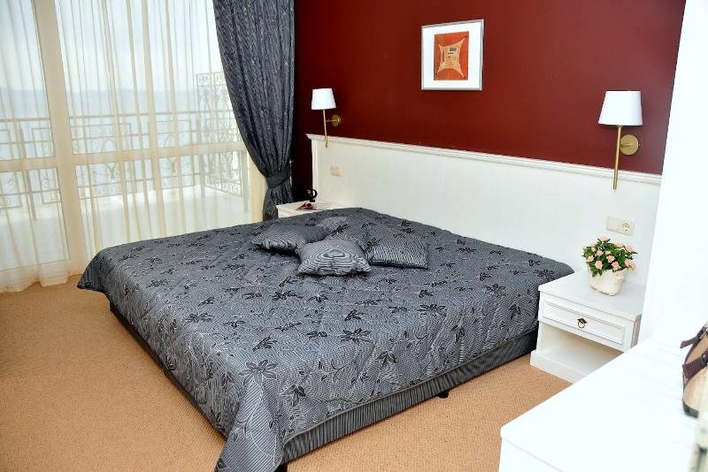 Фото Festa Pomorie Resort