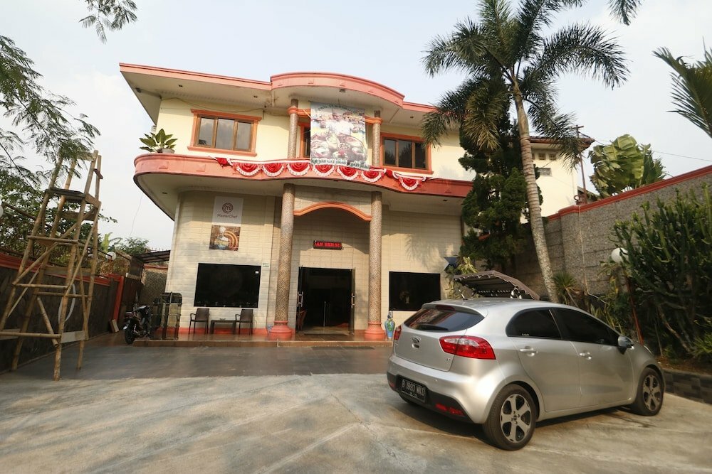 Hotel Zen Rooms Puncak Cibogo Km 69, West Java, photo