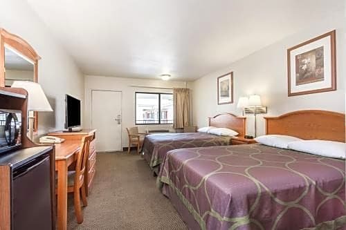 Фото Super 8 by Wyndham Tempe/ASU/Airport