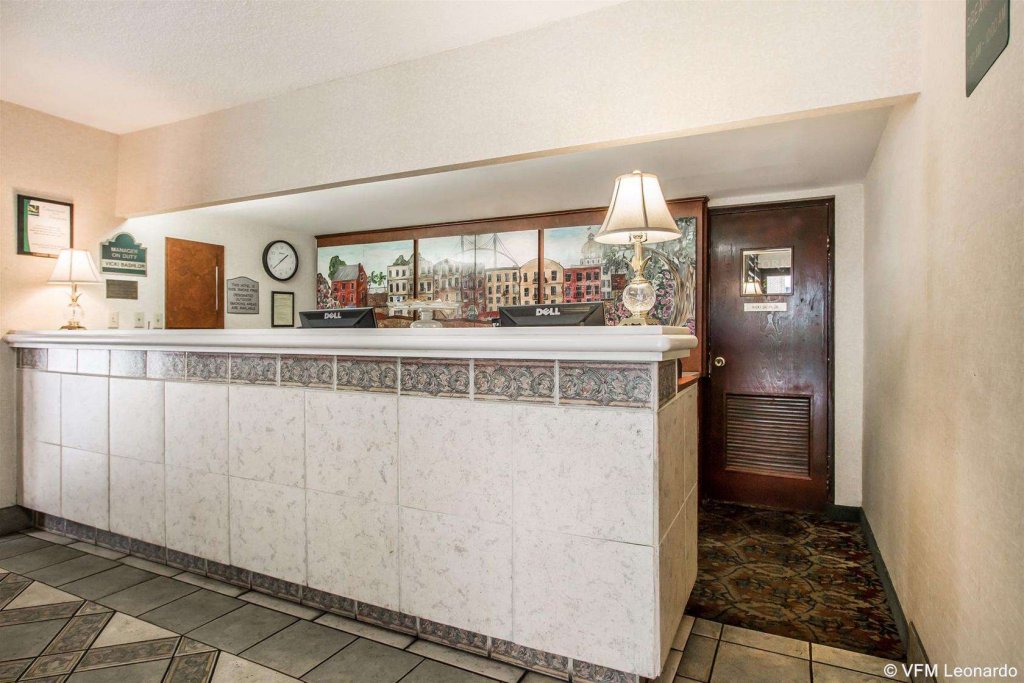 Фото Quality Inn Savannah Historic District