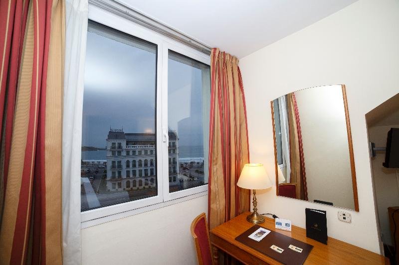 Фото Hotel Hoyuela