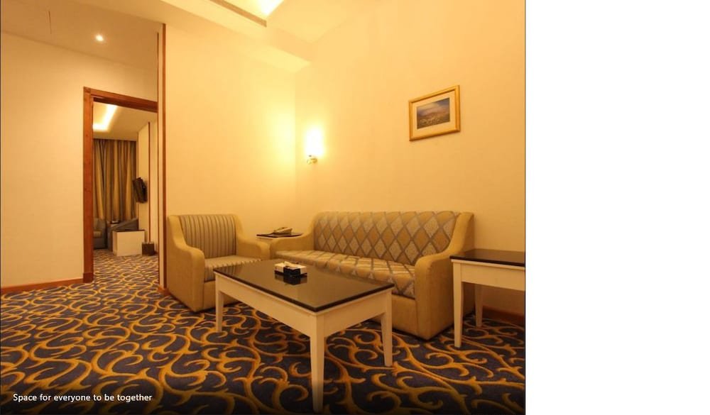 Фото Platinum Alkhamseen