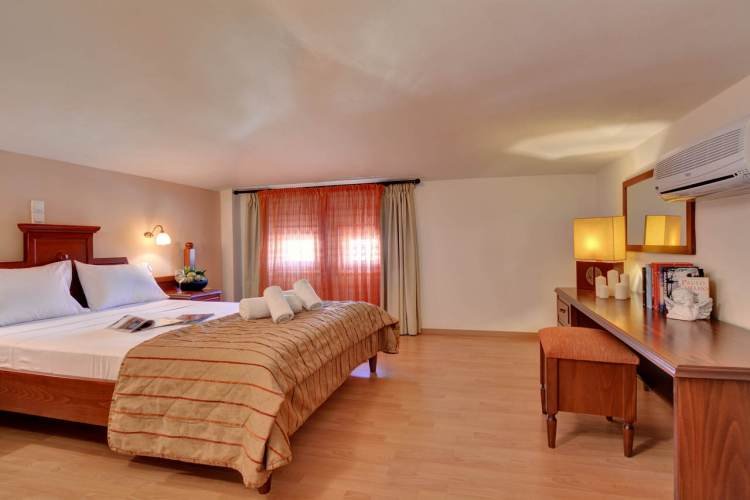 Фото Zeus Village Resort - Adults Only