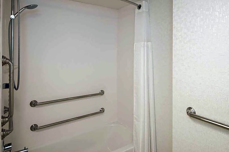 Фото Hilton Garden Inn Freeport Downtown