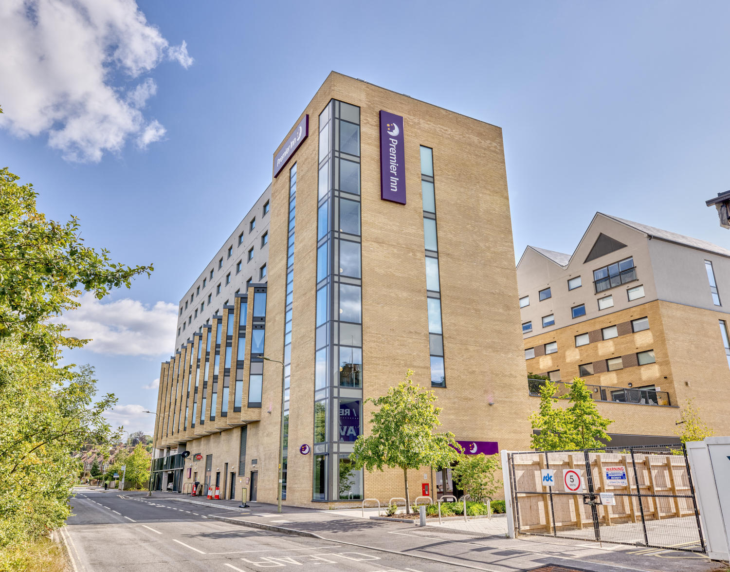 Фото Premier Inn Oxford Botley