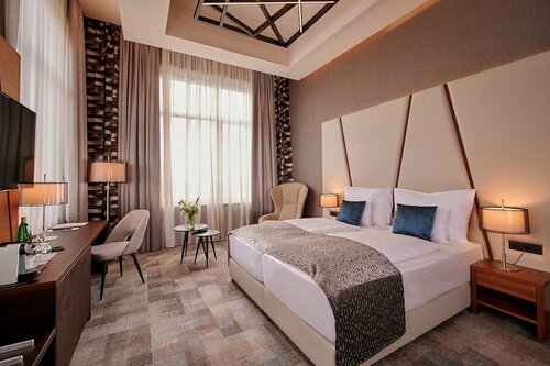 Гостиница Artis Boutique Hotel в Сомбатхее