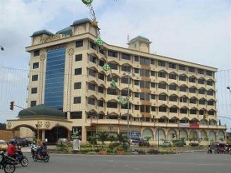 Гостиница Madani Syariah Hotel в Медане