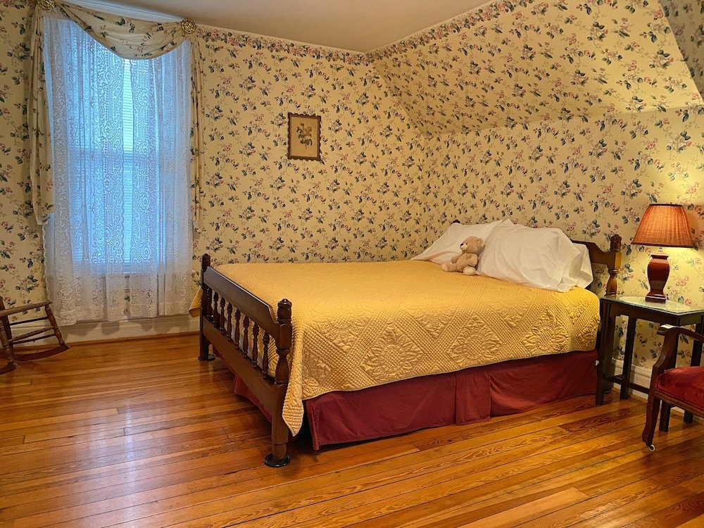 Фото The Dancing Bear Inn