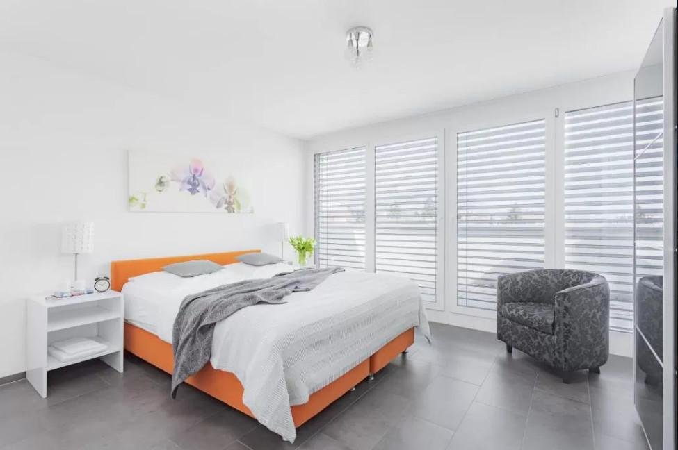 Фото Swiss Star Oerlikon Station