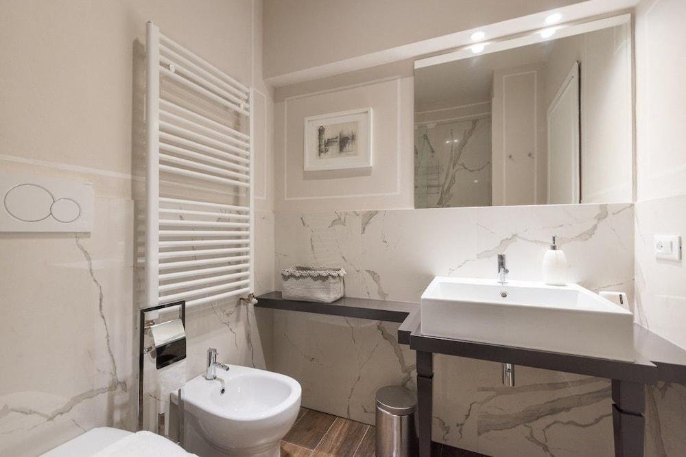 Фото Deluxe Apartment