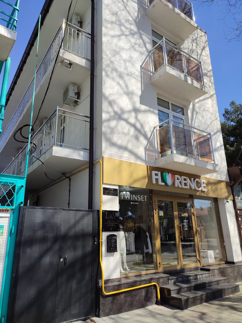 Фото отеля 1