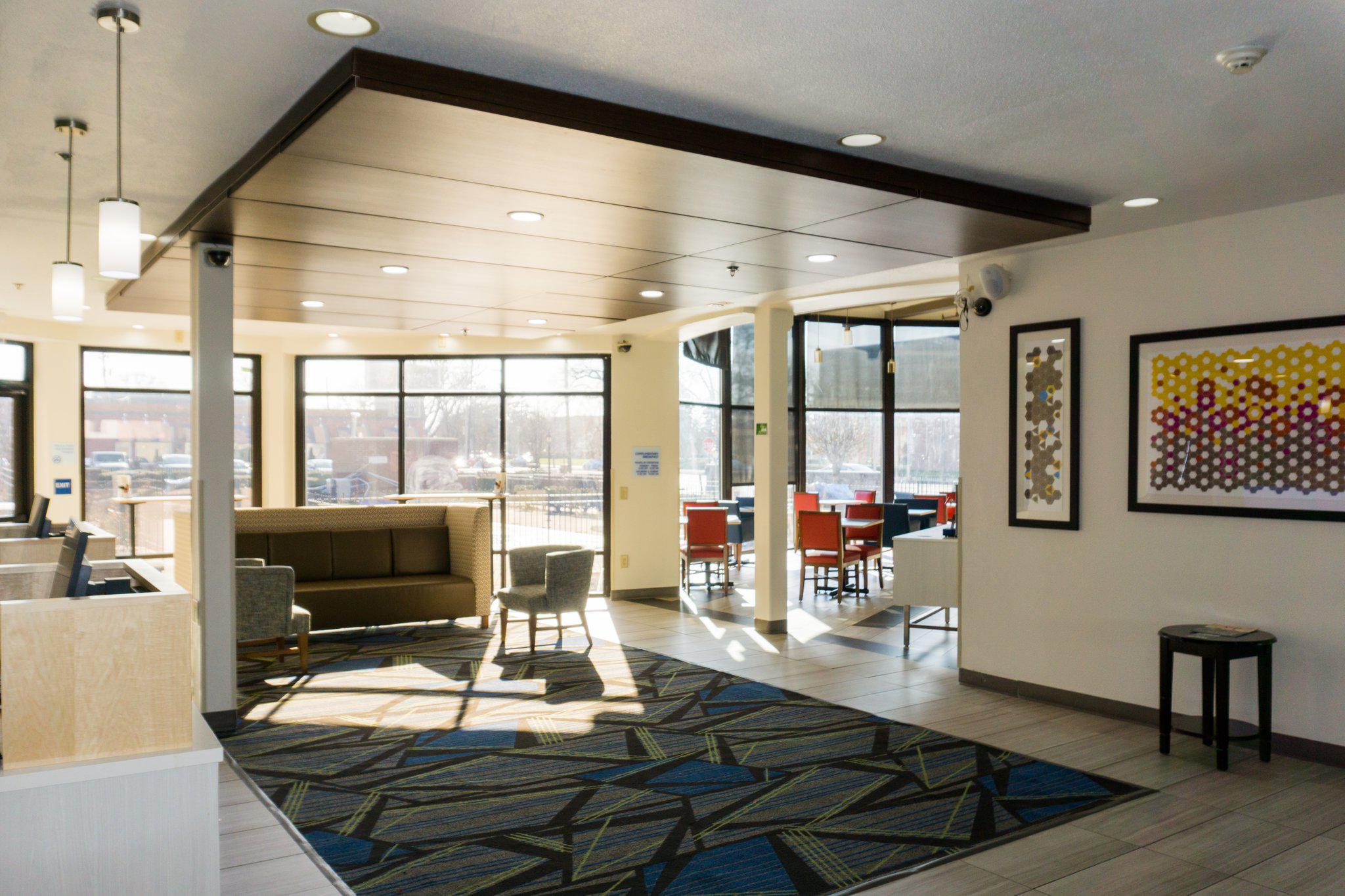 Фото Holiday Inn Express Columbus Downtown, an Ihg Hotel