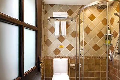 Фото Westlake Hostel Man Juelong branch