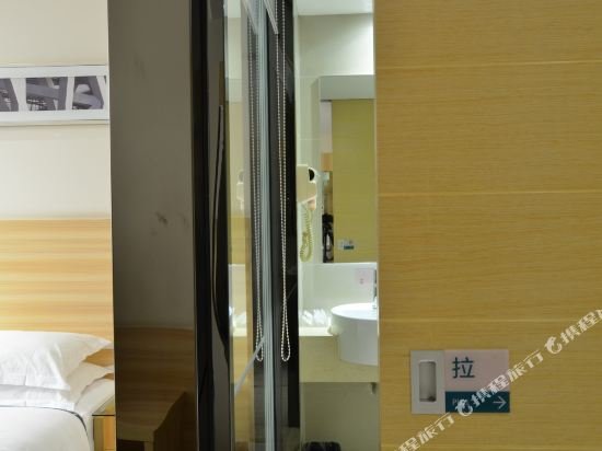 Фото City Comfort Inn Wuhan Guanggu Jinronggang