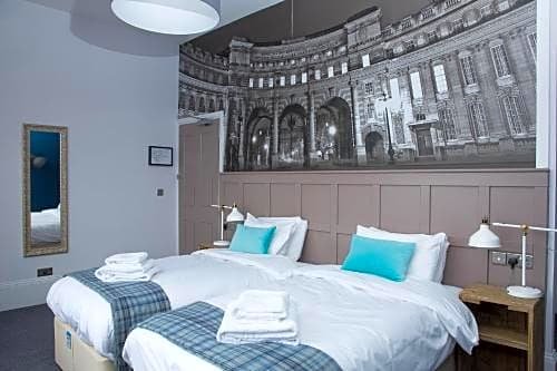 Фото The Station Hotel