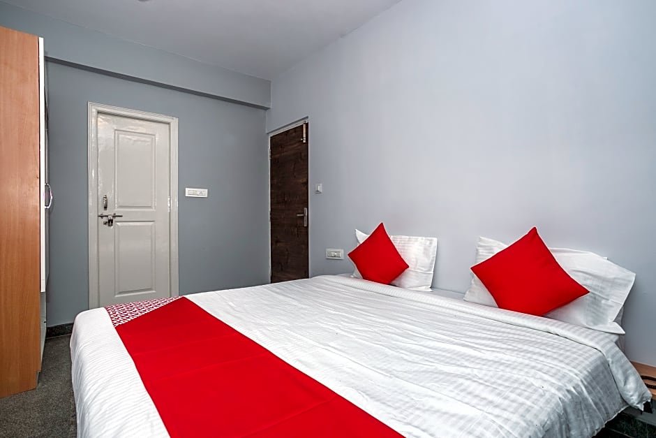 Фото Spot On 49477 Hotel Galaxy