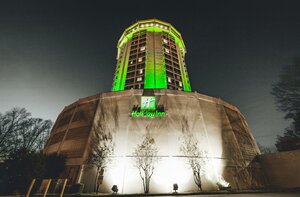 Holiday Inn Raleigh Downtown (Hillsborough Street, 320), hotel